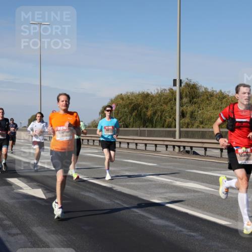 03.10.2025 - Köhlbrandbrückenlauf Julia Fischer http://msf.ph/oto/9006416 03.10.2025 12:44:11 Position 3  meine-sportfotos.de