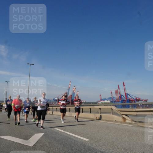 03.10.2025 - Köhlbrandbrückenlauf Matties Gatica Varas http://msf.ph/oto/9006429 03.10.2025 13:01:29 Position 2 118 meine-sportfotos.de