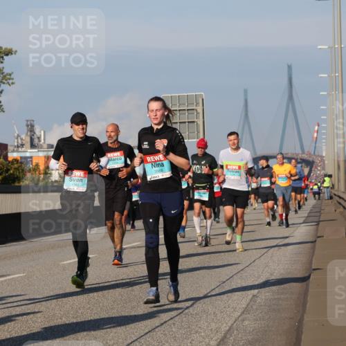 03.10.2025 - Köhlbrandbrückenlauf Luisa Fischer http://msf.ph/oto/9006433 03.10.2025 10:48:11 Position 3 1110, 1043, 1194, 3568 meine-sportfotos.de
