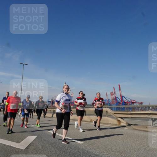 03.10.2025 - Köhlbrandbrückenlauf Matties Gatica Varas http://msf.ph/oto/9006444 03.10.2025 13:01:30 Position 2 118 meine-sportfotos.de