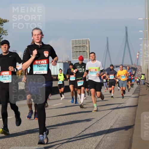 03.10.2025 - Köhlbrandbrückenlauf Luisa Fischer http://msf.ph/oto/9006454 03.10.2025 10:48:12 Position 3 1043, 3568, 1226 meine-sportfotos.de