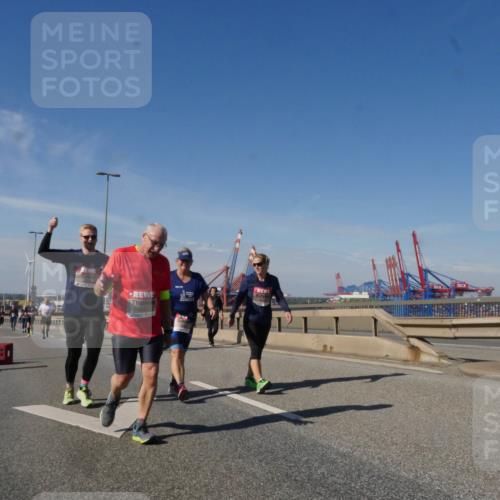 03.10.2025 - Köhlbrandbrückenlauf Matties Gatica Varas http://msf.ph/oto/9006467 03.10.2025 13:01:32 Position 2  meine-sportfotos.de