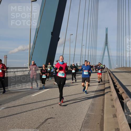 03.10.2025 - Köhlbrandbrückenlauf Julia Fischer http://msf.ph/oto/9006469 03.10.2025 09:56:13 Position 2  meine-sportfotos.de