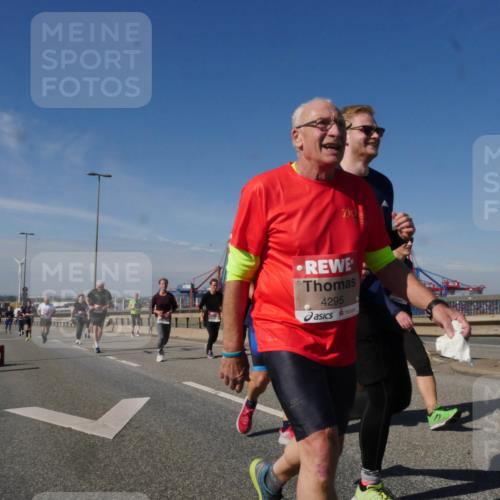 03.10.2025 - Köhlbrandbrückenlauf Matties Gatica Varas http://msf.ph/oto/9006485 03.10.2025 13:01:33 Position 2 4295 meine-sportfotos.de