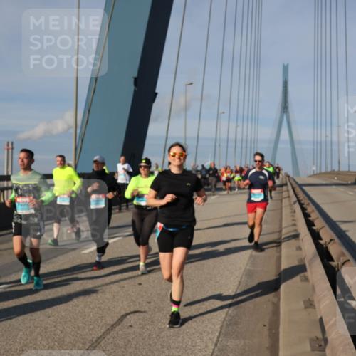 03.10.2025 - Köhlbrandbrückenlauf Julia Fischer http://msf.ph/oto/9006498 03.10.2025 09:56:17 Position 2  meine-sportfotos.de