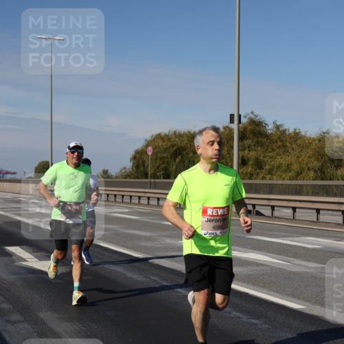 03.10.2025 - Köhlbrandbrückenlauf Julia Fischer http://msf.ph/oto/9006499 03.10.2025 12:44:18 Position 3 4096 meine-sportfotos.de