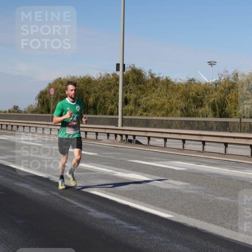 03.10.2025 - Köhlbrandbrückenlauf Julia Fischer http://msf.ph/oto/9006510 03.10.2025 12:44:25 Position 3  meine-sportfotos.de