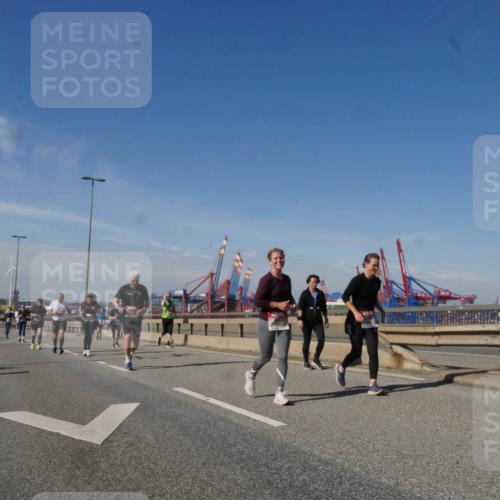 03.10.2025 - Köhlbrandbrückenlauf Matties Gatica Varas http://msf.ph/oto/9006512 03.10.2025 13:01:36 Position 2 1111 meine-sportfotos.de