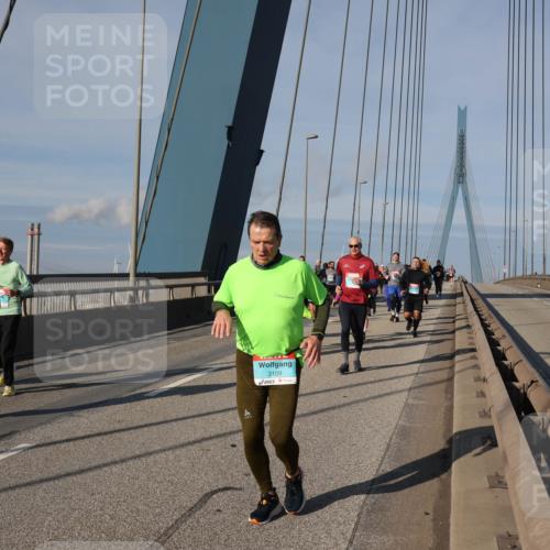 03.10.2025 - Köhlbrandbrückenlauf Julia Fischer http://msf.ph/oto/9006513 03.10.2025 09:56:24 Position 2 3109 meine-sportfotos.de