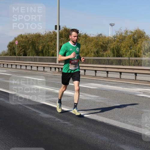 03.10.2025 - Köhlbrandbrückenlauf Julia Fischer http://msf.ph/oto/9006522 03.10.2025 12:44:26 Position 3  meine-sportfotos.de