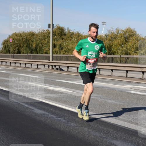03.10.2025 - Köhlbrandbrückenlauf Julia Fischer http://msf.ph/oto/9006526 03.10.2025 12:44:26 Position 3 6489 meine-sportfotos.de