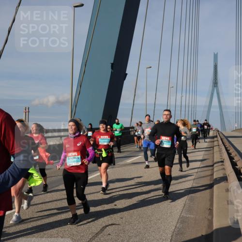 03.10.2025 - Köhlbrandbrückenlauf Julia Fischer http://msf.ph/oto/9006531 03.10.2025 09:56:27 Position 2 1483, 2143 meine-sportfotos.de