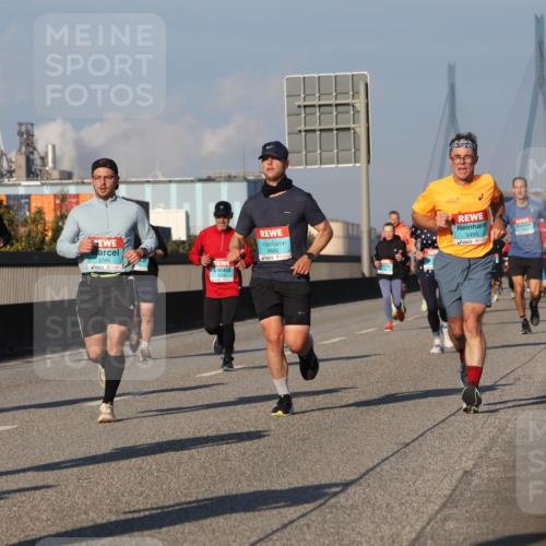 03.10.2025 - Köhlbrandbrückenlauf Luisa Fischer http://msf.ph/oto/9006542 03.10.2025 10:48:16 Position 3 3790, 3495, 3820, 3204 meine-sportfotos.de