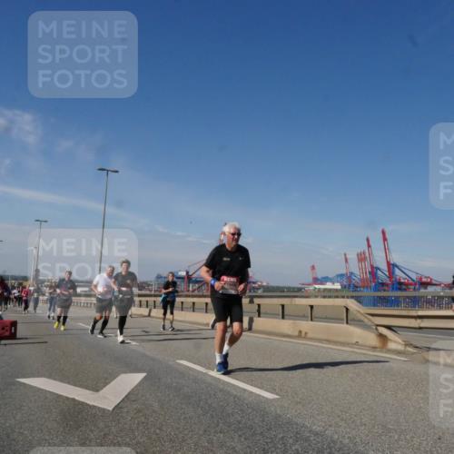 03.10.2025 - Köhlbrandbrückenlauf Matties Gatica Varas http://msf.ph/oto/9006543 03.10.2025 13:01:38 Position 2  meine-sportfotos.de