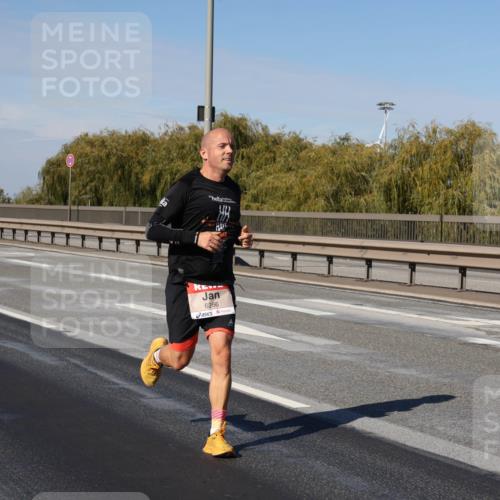 03.10.2025 - Köhlbrandbrückenlauf Julia Fischer http://msf.ph/oto/9006545 03.10.2025 12:44:31 Position 3 6266 meine-sportfotos.de
