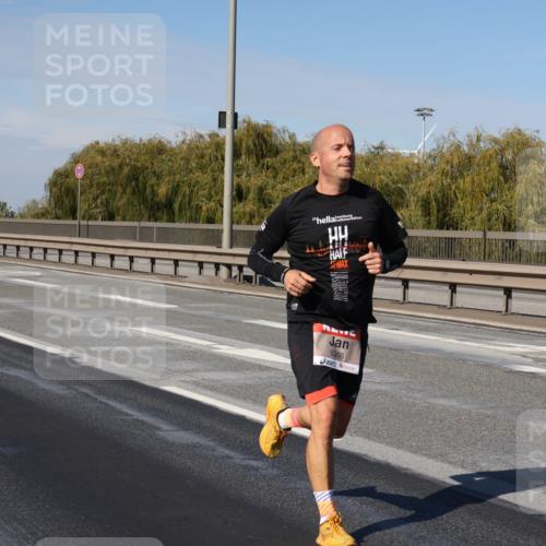 03.10.2025 - Köhlbrandbrückenlauf Julia Fischer http://msf.ph/oto/9006550 03.10.2025 12:44:31 Position 3 6266 meine-sportfotos.de