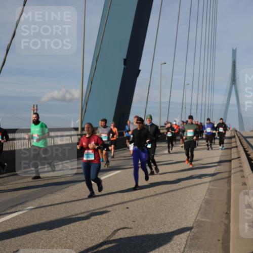 03.10.2025 - Köhlbrandbrückenlauf Julia Fischer http://msf.ph/oto/9006555 03.10.2025 09:56:31 Position 2  meine-sportfotos.de
