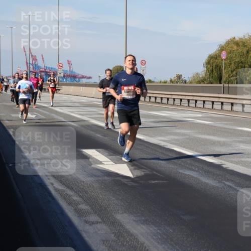 03.10.2025 - Köhlbrandbrückenlauf Julia Fischer http://msf.ph/oto/9006556 03.10.2025 12:44:33 Position 3 4170 meine-sportfotos.de