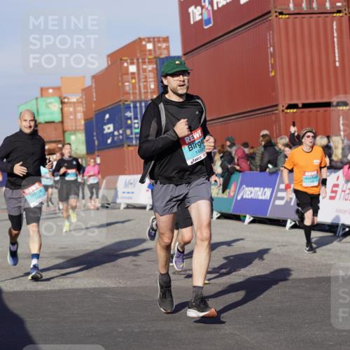 03.10.2025 - Köhlbrandbrückenlauf Michael Burmester http://msf.ph/oto/9006557 03.10.2025 10:08:34 Ziel 1089, 1172, 1430, 1489, 1506, 1508, 1525, 1566, 1567, 1739, 1753, 1755, 2731, 2734, 2735, 2736, 2776, 3123, 3189, 3261, 3369, 3752 meine-sportfotos.de
