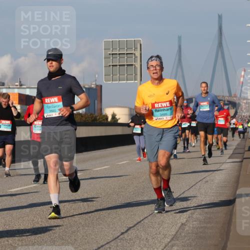 03.10.2025 - Köhlbrandbrückenlauf Luisa Fischer http://msf.ph/oto/9006563 03.10.2025 10:48:18 Position 3 3820, 3204, 3495 meine-sportfotos.de
