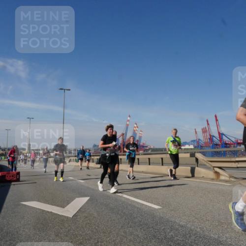 03.10.2025 - Köhlbrandbrückenlauf Matties Gatica Varas http://msf.ph/oto/9006564 03.10.2025 13:01:40 Position 2 1111 meine-sportfotos.de