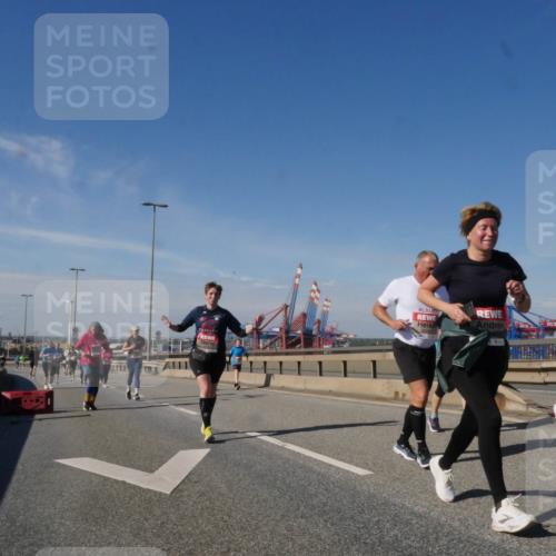 03.10.2025 - Köhlbrandbrückenlauf Matties Gatica Varas http://msf.ph/oto/9006585 03.10.2025 13:01:42 Position 2  meine-sportfotos.de