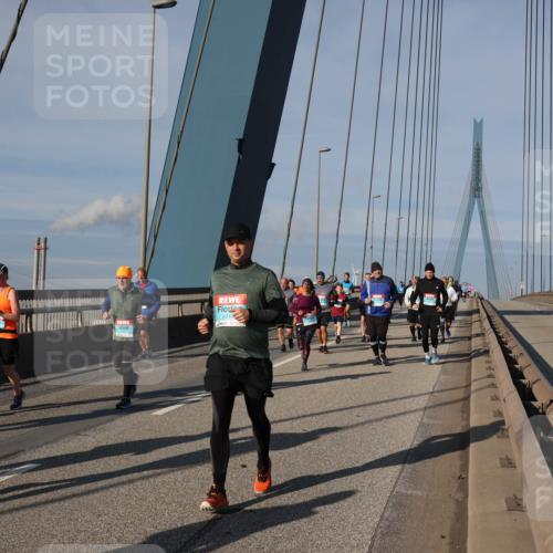 03.10.2025 - Köhlbrandbrückenlauf Julia Fischer http://msf.ph/oto/9006586 03.10.2025 09:56:34 Position 2 3024, 2210 meine-sportfotos.de