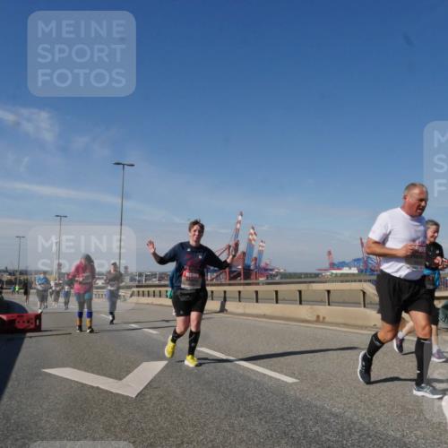 03.10.2025 - Köhlbrandbrückenlauf Matties Gatica Varas http://msf.ph/oto/9006588 03.10.2025 13:01:43 Position 2 1111 meine-sportfotos.de