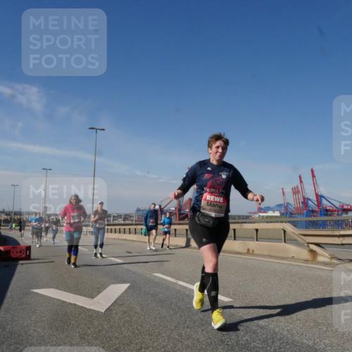 03.10.2025 - Köhlbrandbrückenlauf Matties Gatica Varas http://msf.ph/oto/9006600 03.10.2025 13:01:43 Position 2 5135 meine-sportfotos.de