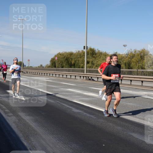 03.10.2025 - Köhlbrandbrückenlauf Julia Fischer http://msf.ph/oto/9006606 03.10.2025 12:44:38 Position 3  meine-sportfotos.de