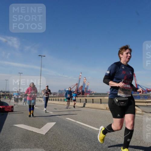 03.10.2025 - Köhlbrandbrückenlauf Matties Gatica Varas http://msf.ph/oto/9006610 03.10.2025 13:01:44 Position 2 5135 meine-sportfotos.de