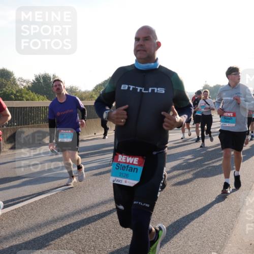 03.10.2025 - Köhlbrandbrückenlauf Fabian Wolf http://msf.ph/oto/9006617 03.10.2025 09:19:46 Position 3 1647, 2990, 2126, 2040 meine-sportfotos.de