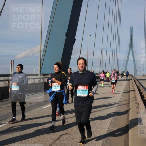 03.10.2025 - Köhlbrandbrückenlauf Julia Fischer http://msf.ph/oto/9006619 03.10.2025 09:56:44 Position 2 2140, 1147, 3669 meine-sportfotos.de