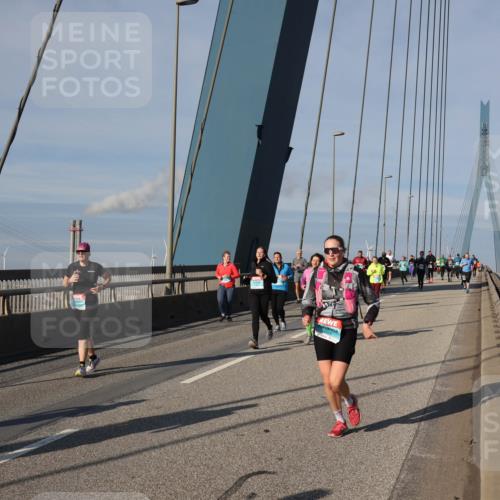 03.10.2025 - Köhlbrandbrückenlauf Julia Fischer http://msf.ph/oto/9006626 03.10.2025 09:56:47 Position 2  meine-sportfotos.de