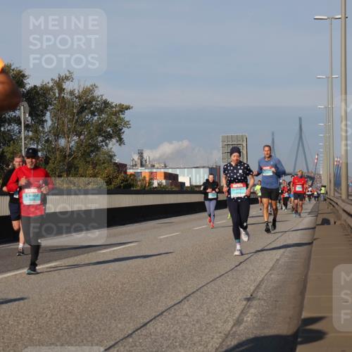 03.10.2025 - Köhlbrandbrückenlauf Luisa Fischer http://msf.ph/oto/9006632 03.10.2025 10:48:22 Position 3  meine-sportfotos.de