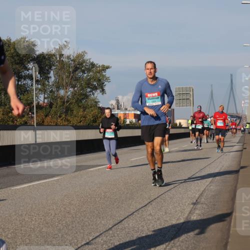 03.10.2025 - Köhlbrandbrückenlauf Luisa Fischer http://msf.ph/oto/9006642 03.10.2025 10:48:25 Position 3 2979 meine-sportfotos.de