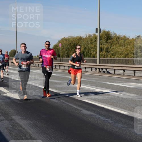 03.10.2025 - Köhlbrandbrückenlauf Julia Fischer http://msf.ph/oto/9006643 03.10.2025 12:44:42 Position 3  meine-sportfotos.de