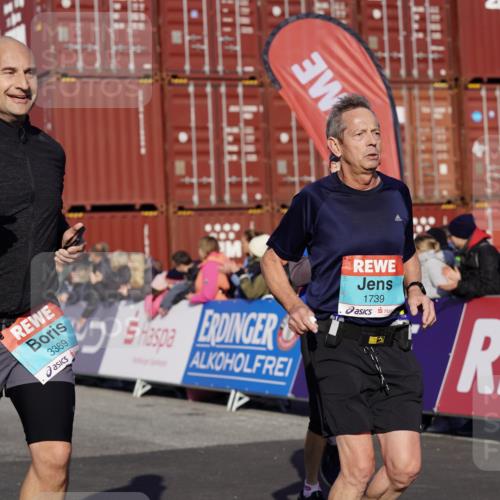 03.10.2025 - Köhlbrandbrückenlauf Michael Burmester http://msf.ph/oto/9006647 03.10.2025 10:08:35 Ziel 1172, 1430, 1489, 1506, 1508, 1525, 1555, 1566, 1567, 1739, 1753, 1755, 1858, 2731, 2734, 2735, 2736, 2776, 3123, 3189, 3261, 3369, 3752 meine-sportfotos.de