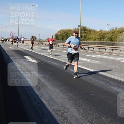 03.10.2025 - Köhlbrandbrückenlauf Julia Fischer http://msf.ph/oto/9006660 03.10.2025 12:44:46 Position 3  meine-sportfotos.de