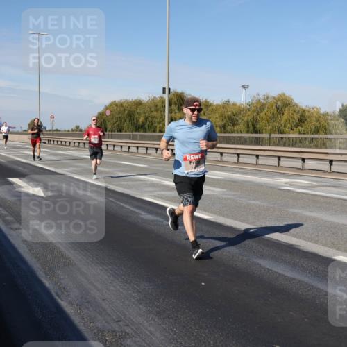 03.10.2025 - Köhlbrandbrückenlauf Julia Fischer http://msf.ph/oto/9006663 03.10.2025 12:44:46 Position 3  meine-sportfotos.de