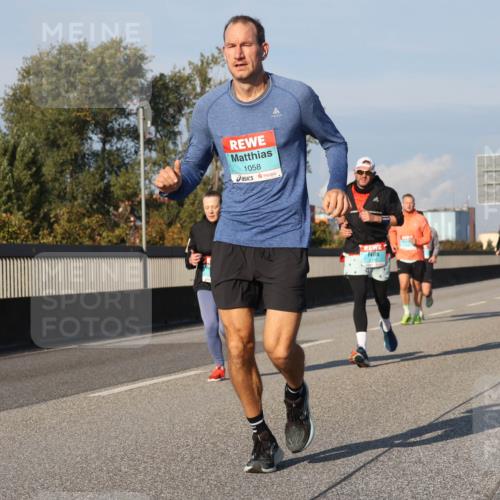 03.10.2025 - Köhlbrandbrückenlauf Luisa Fischer http://msf.ph/oto/9006667 03.10.2025 10:48:27 Position 3 1058 meine-sportfotos.de