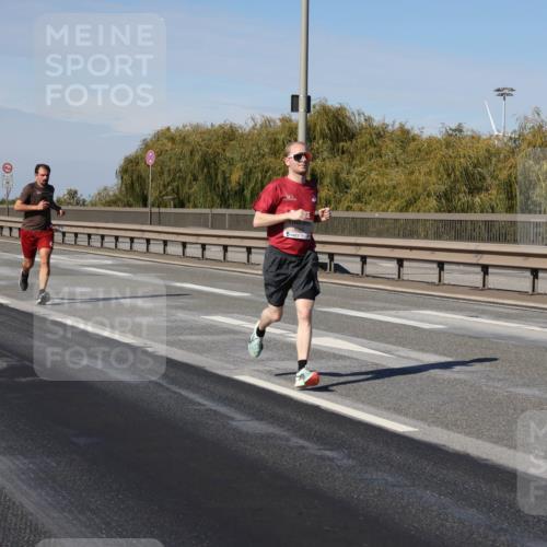 03.10.2025 - Köhlbrandbrückenlauf Julia Fischer http://msf.ph/oto/9006668 03.10.2025 12:44:47 Position 3  meine-sportfotos.de