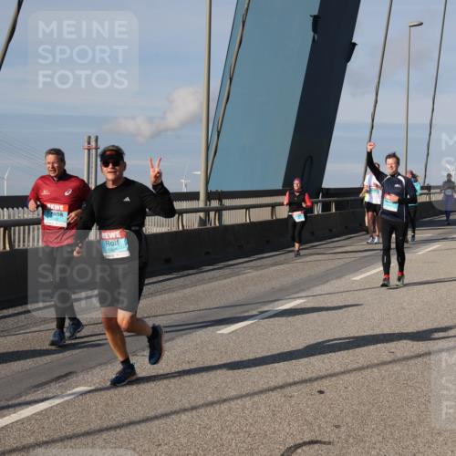 03.10.2025 - Köhlbrandbrückenlauf Julia Fischer http://msf.ph/oto/9006672 03.10.2025 09:56:57 Position 2 1965 meine-sportfotos.de