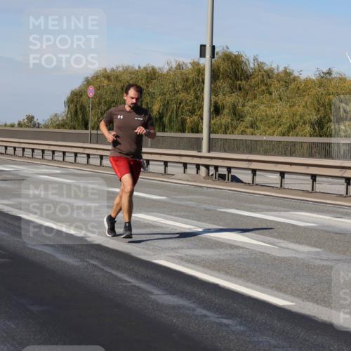 03.10.2025 - Köhlbrandbrückenlauf Julia Fischer http://msf.ph/oto/9006683 03.10.2025 12:44:49 Position 3  meine-sportfotos.de
