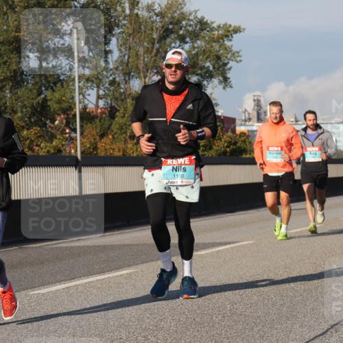 03.10.2025 - Köhlbrandbrückenlauf Luisa Fischer http://msf.ph/oto/9006689 03.10.2025 10:48:28 Position 3 1284, 1130, 1219 meine-sportfotos.de