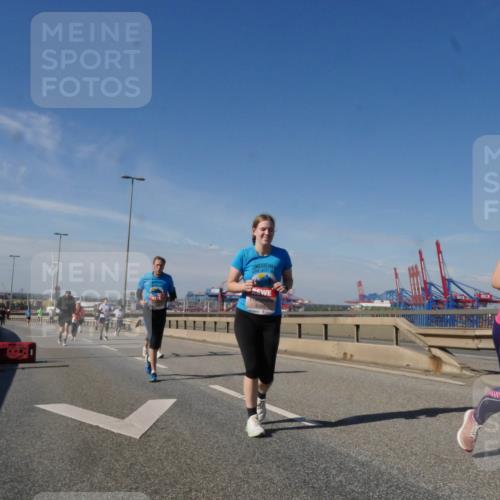 03.10.2025 - Köhlbrandbrückenlauf Matties Gatica Varas http://msf.ph/oto/9006699 03.10.2025 13:01:52 Position 2 6399 meine-sportfotos.de