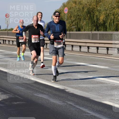 03.10.2025 - Köhlbrandbrückenlauf Julia Fischer http://msf.ph/oto/9006707 03.10.2025 12:44:52 Position 3 12, 5, 4080, 6629 meine-sportfotos.de