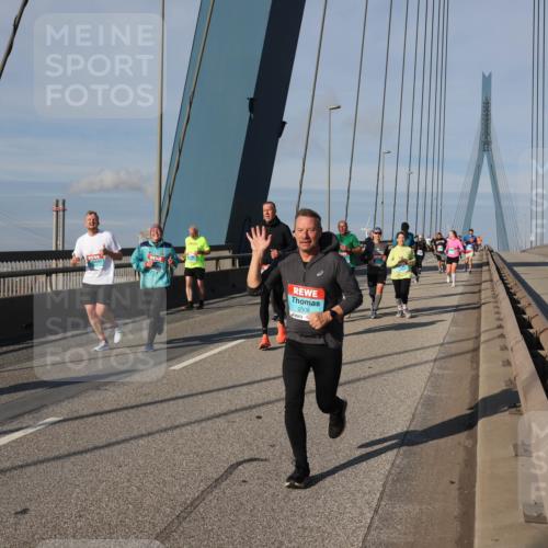 03.10.2025 - Köhlbrandbrückenlauf Julia Fischer http://msf.ph/oto/9006711 03.10.2025 09:57:02 Position 2 2308 meine-sportfotos.de