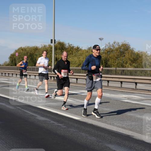 03.10.2025 - Köhlbrandbrückenlauf Julia Fischer http://msf.ph/oto/9006732 03.10.2025 12:44:54 Position 3  meine-sportfotos.de