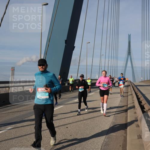 03.10.2025 - Köhlbrandbrückenlauf Julia Fischer http://msf.ph/oto/9006733 03.10.2025 09:57:08 Position 2 2111 meine-sportfotos.de